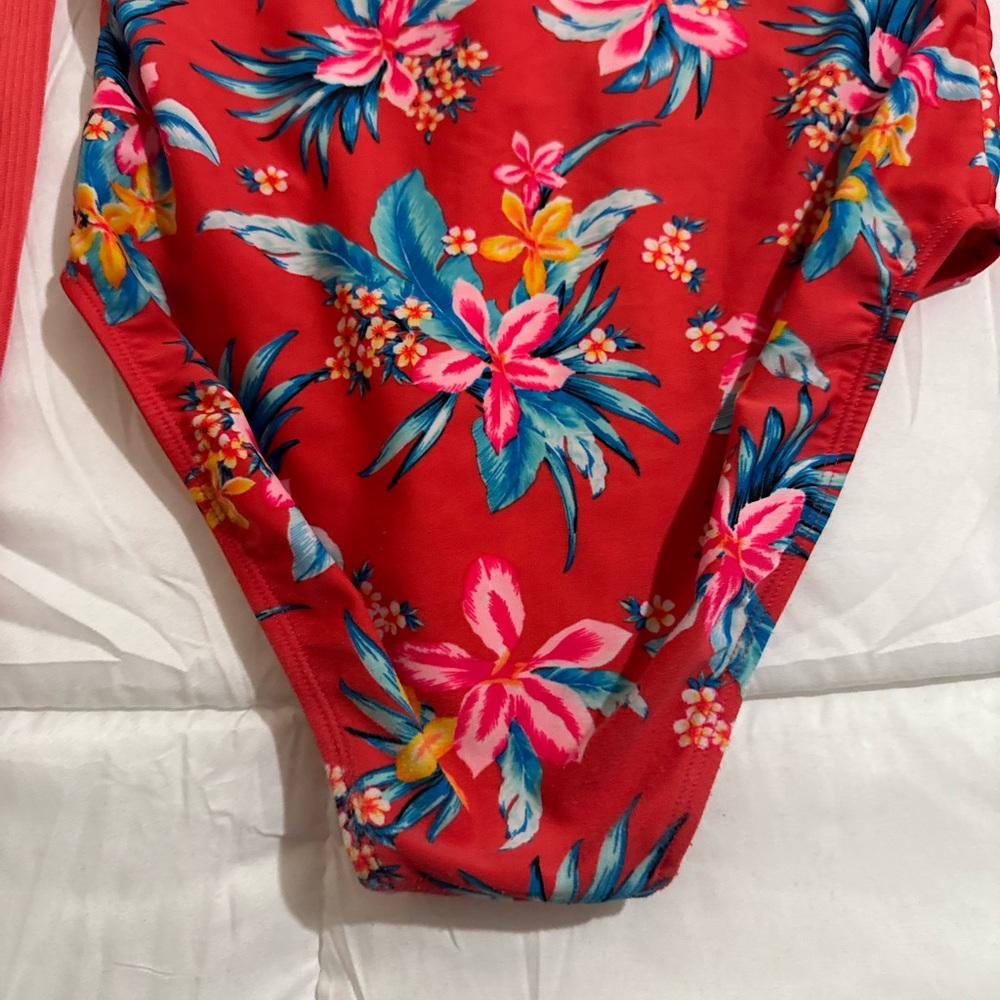 Preloved coral Floral Long Sleeve One-Piece Swimsuit - Picture 5 of 7
